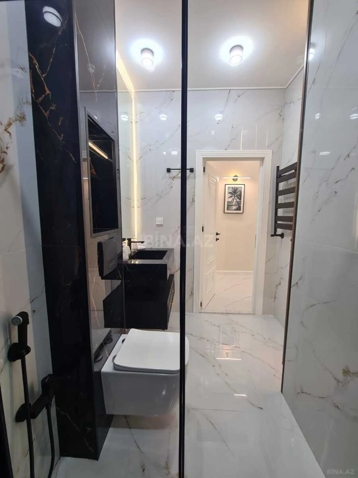 Satılır 3 otaqlı mənzil 135 m²