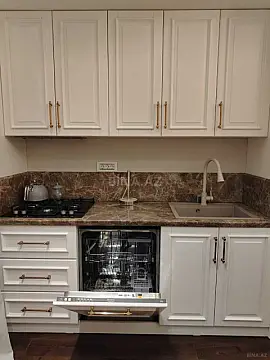 Kirayə verilir 2 otaqlı mənzil 85 m²