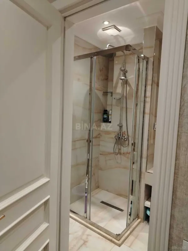 Kirayə verilir 2 otaqlı mənzil 85 m²