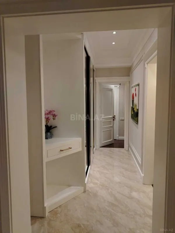 Kirayə verilir 2 otaqlı mənzil 85 m²