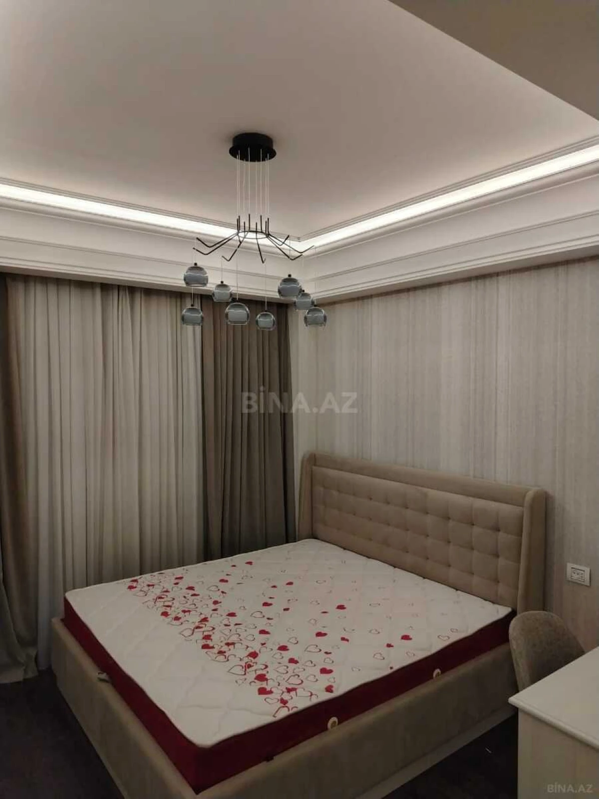 Kirayə verilir 2 otaqlı mənzil 85 m²