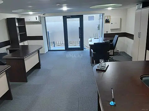 Kirayə verilir 2 otaqlı ofis 70 m²