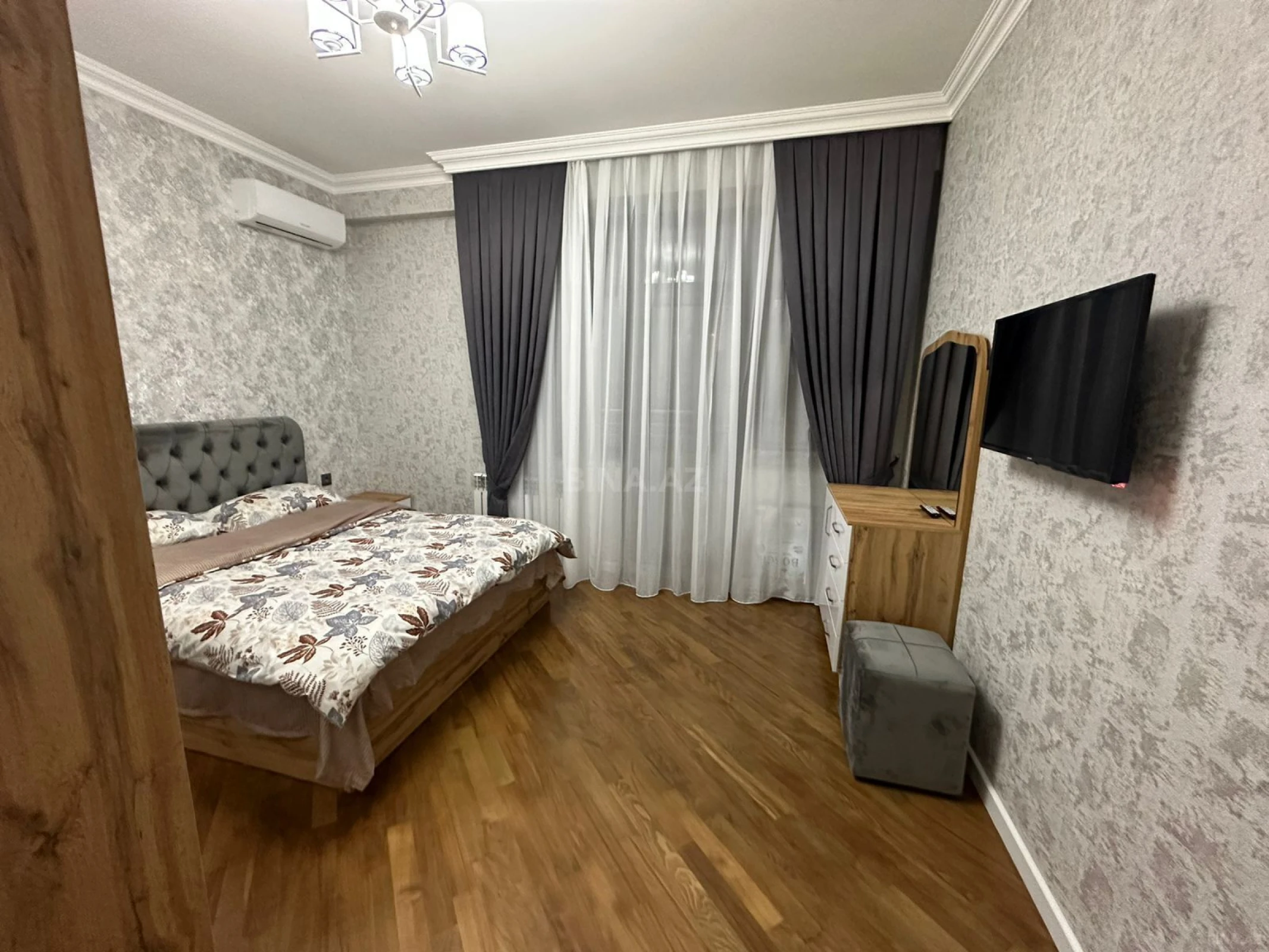 Kirayə verilir 2 otaqlı mənzil 80 m²