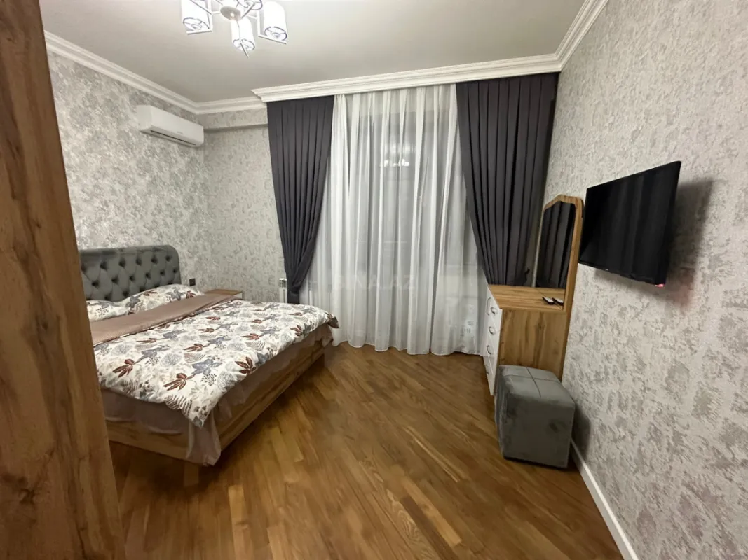 Kirayə verilir 2 otaqlı mənzil 80 m²