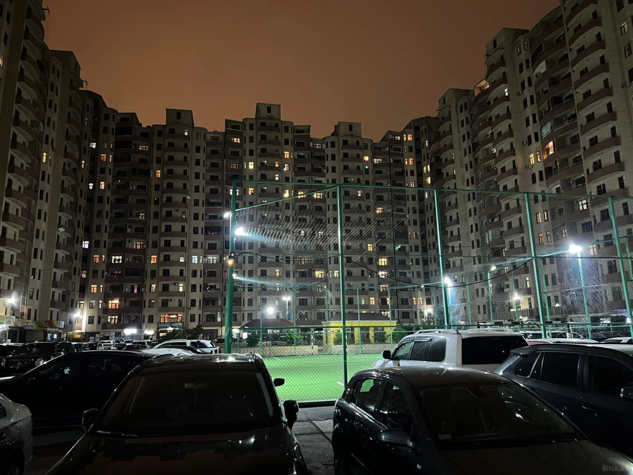 Kirayə verilir 2 otaqlı mənzil 80 m²