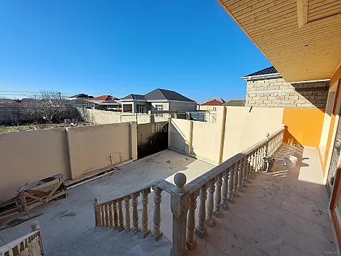 Satılır 4 otaqlı həyət evi 124 m²