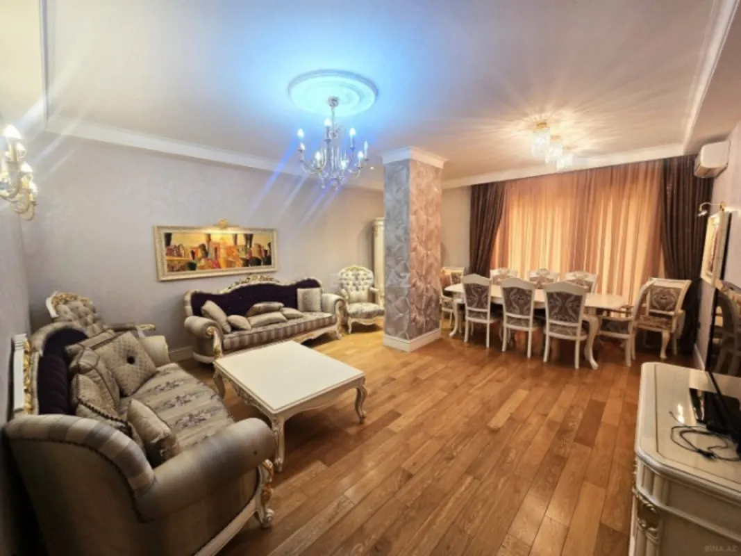 Satılır 4 otaqlı mənzil 200 m²