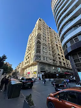 Satılır 4 otaqlı mənzil 200 m² — Bakı, Sahil qəs. 4 otaq 200.00 m²