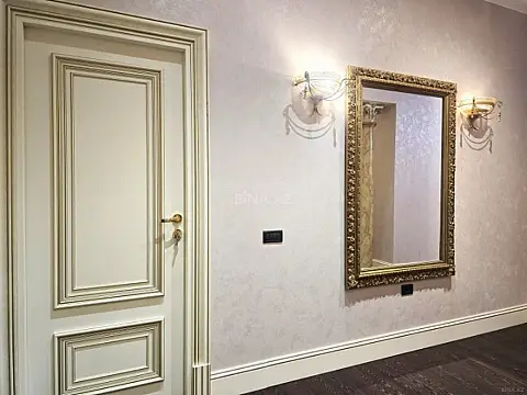 Satılır 4 otaqlı mənzil 200 m²