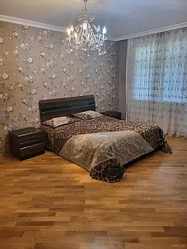 Satılır 3 otaqlı mənzil 130 m²