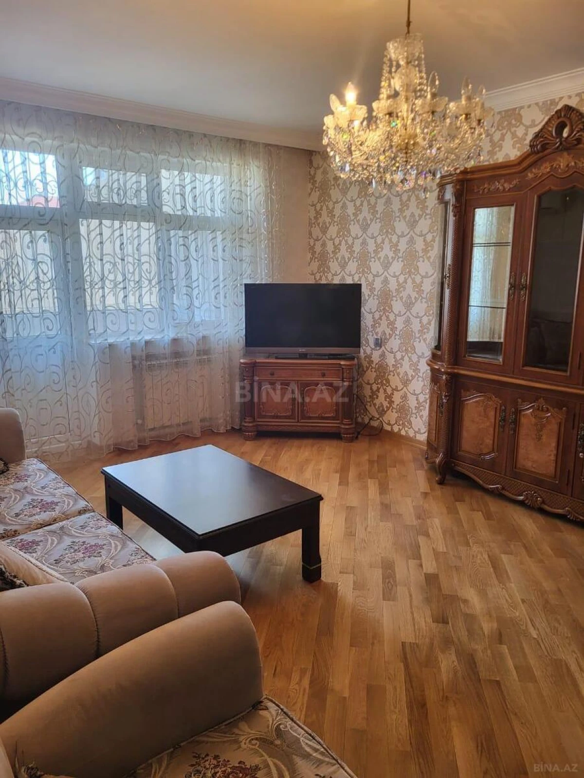 Satılır 3 otaqlı mənzil 130 m²