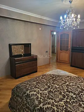 Satılır 3 otaqlı mənzil 130 m²