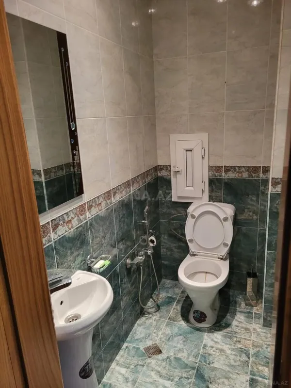 Satılır 3 otaqlı mənzil 130 m²
