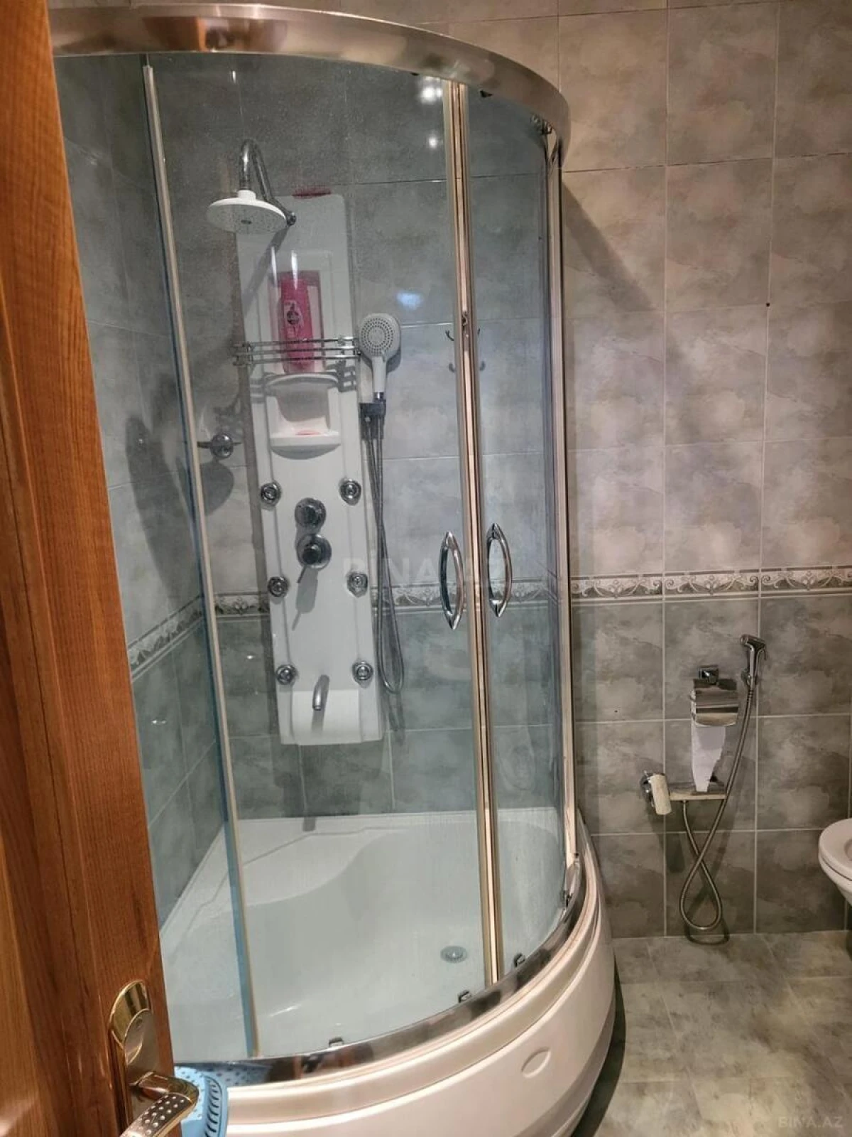 Satılır 3 otaqlı mənzil 130 m²