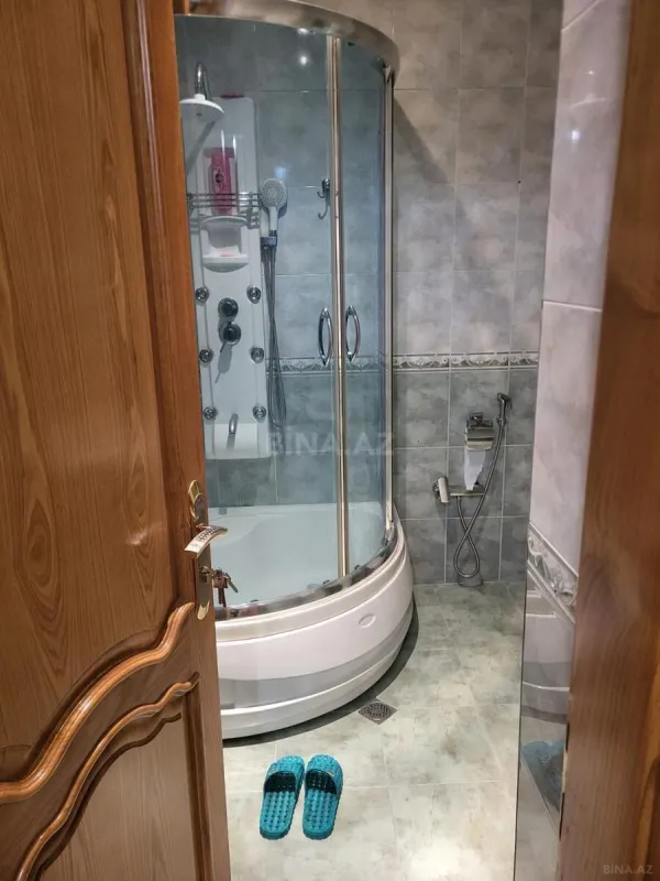 Satılır 3 otaqlı mənzil 130 m²