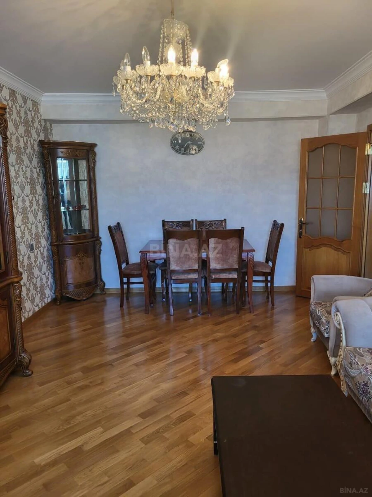Satılır 3 otaqlı mənzil 130 m²