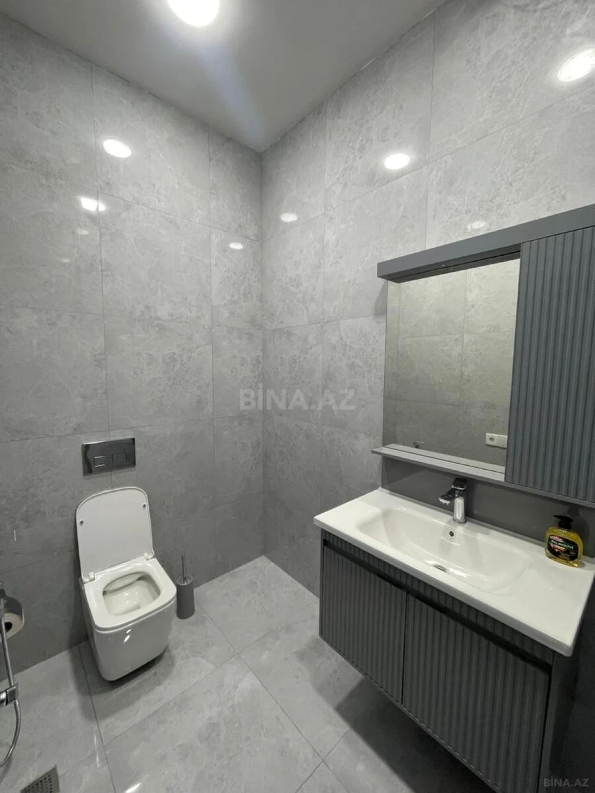 Kirayə verilir 1 otaqlı ofis 40 m²