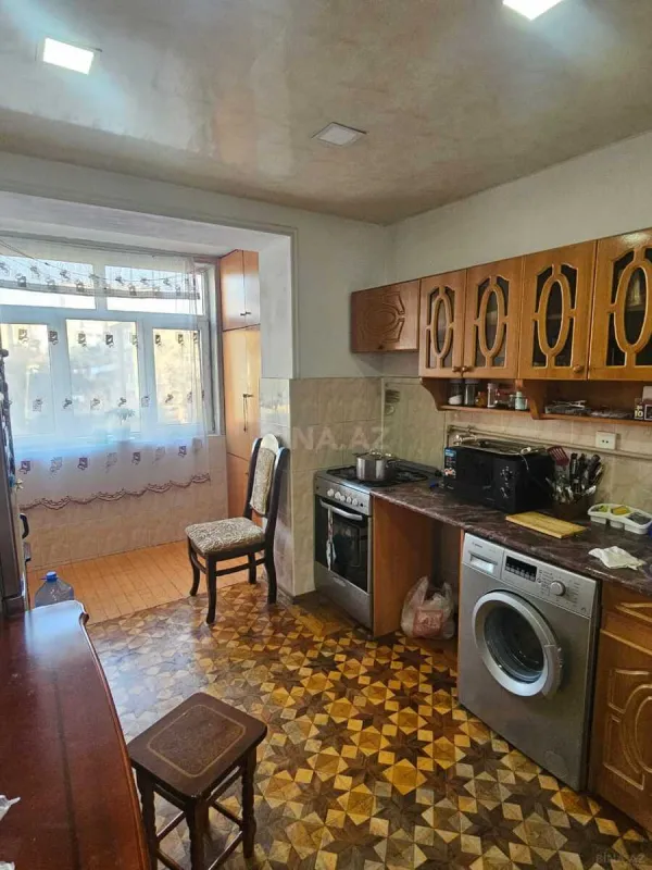 Satılır 4 otaqlı mənzil 100 m²