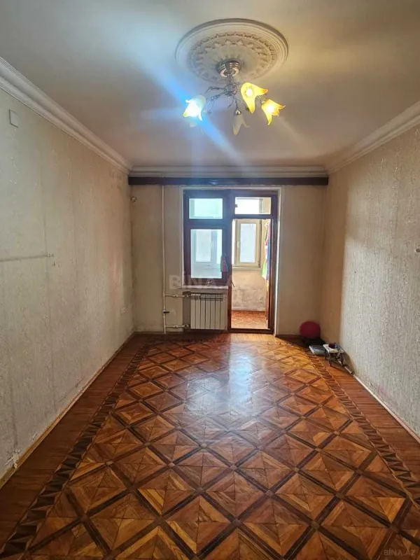 Satılır 4 otaqlı mənzil 100 m²