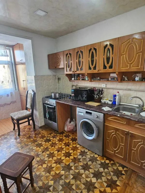 Satılır 4 otaqlı mənzil 100 m²