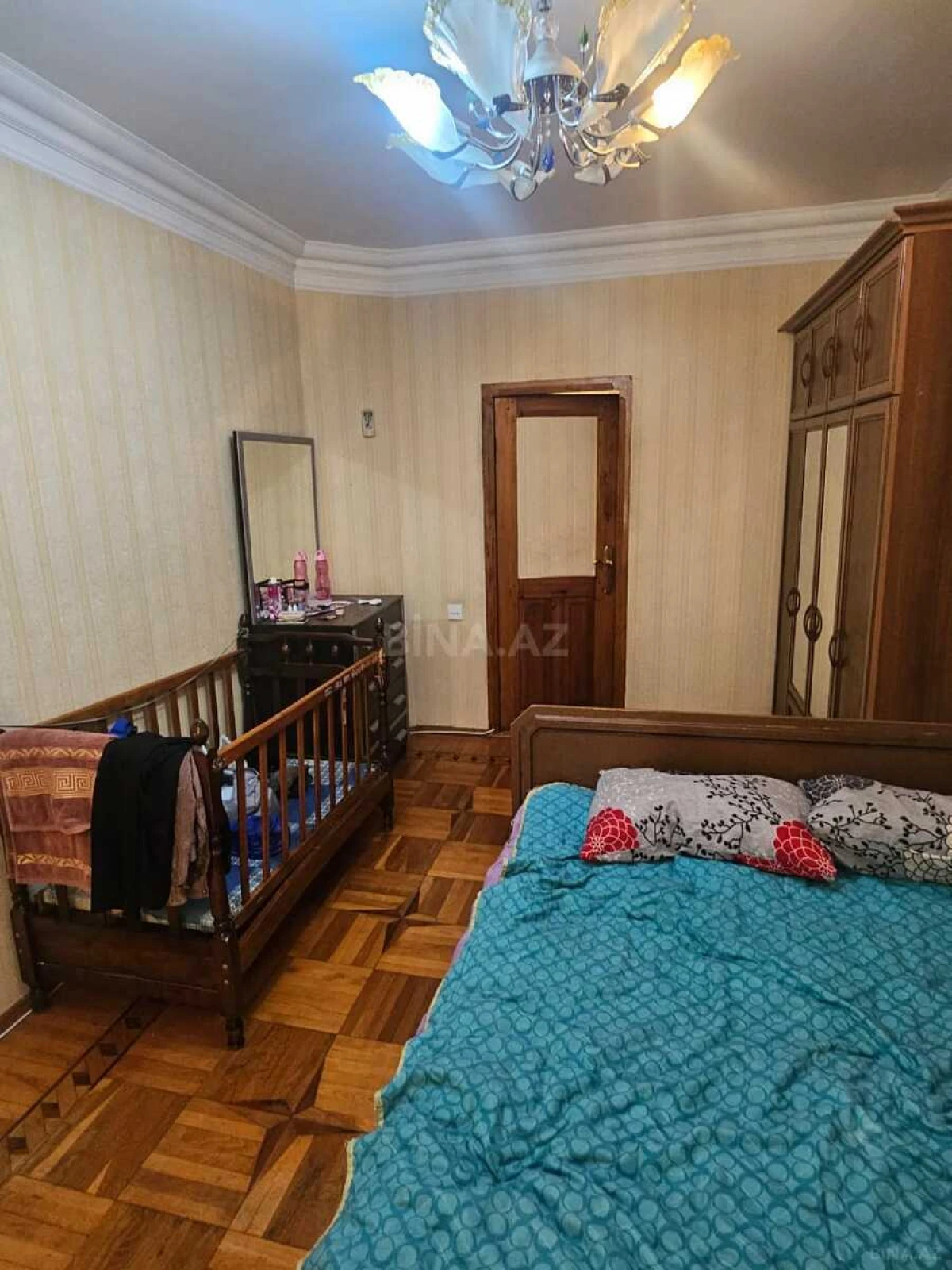 Satılır 4 otaqlı mənzil 100 m²