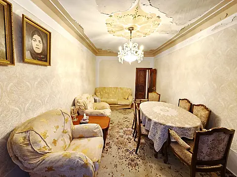 Satılır 5 otaqlı mənzil 120 m²