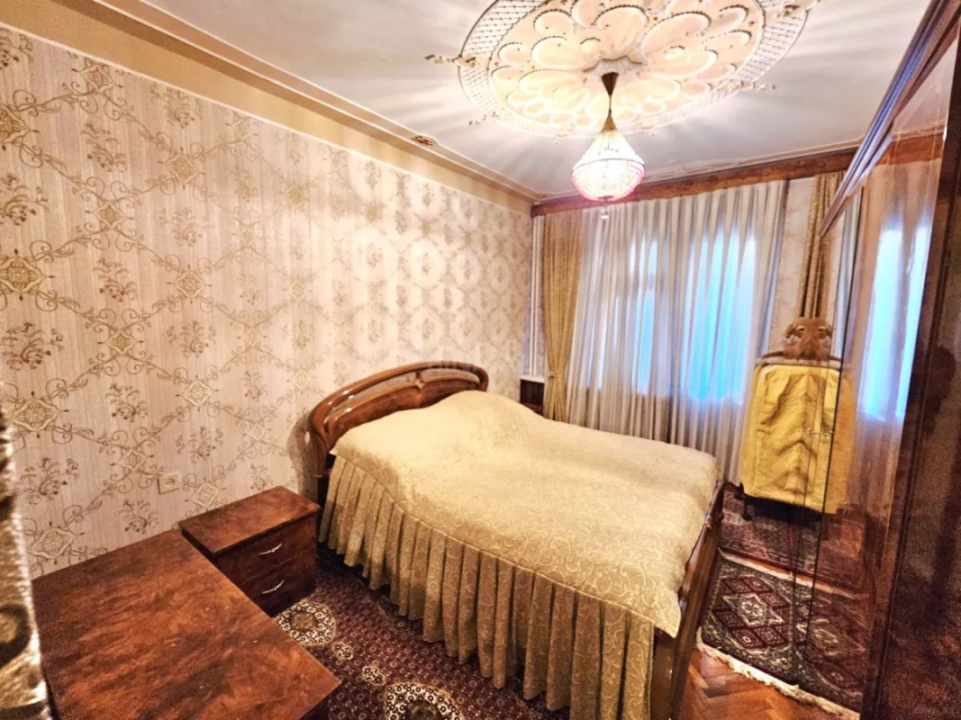 Satılır 5 otaqlı mənzil 120 m²