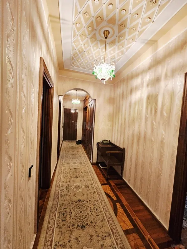 Satılır 5 otaqlı mənzil 120 m²