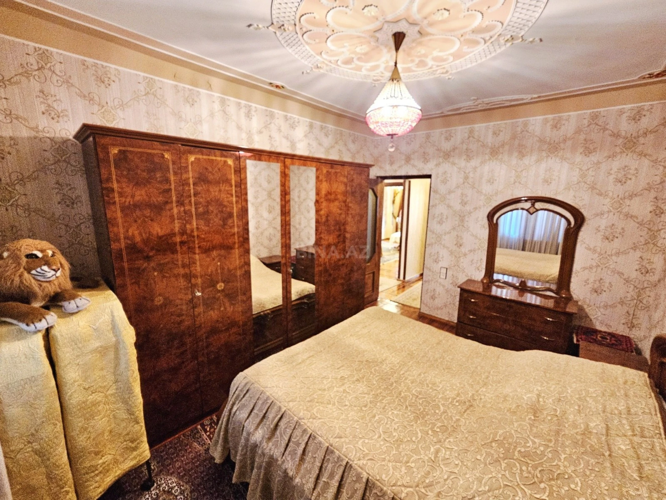 Satılır 5 otaqlı mənzil 120 m²