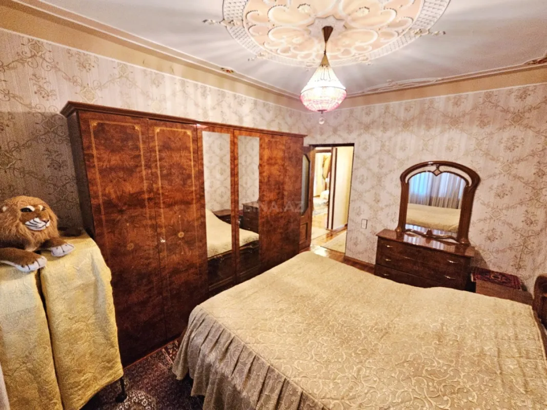 Satılır 5 otaqlı mənzil 120 m²