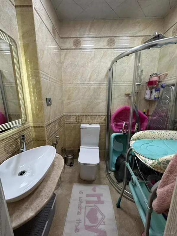 Satılır 3 otaqlı mənzil 130 m²