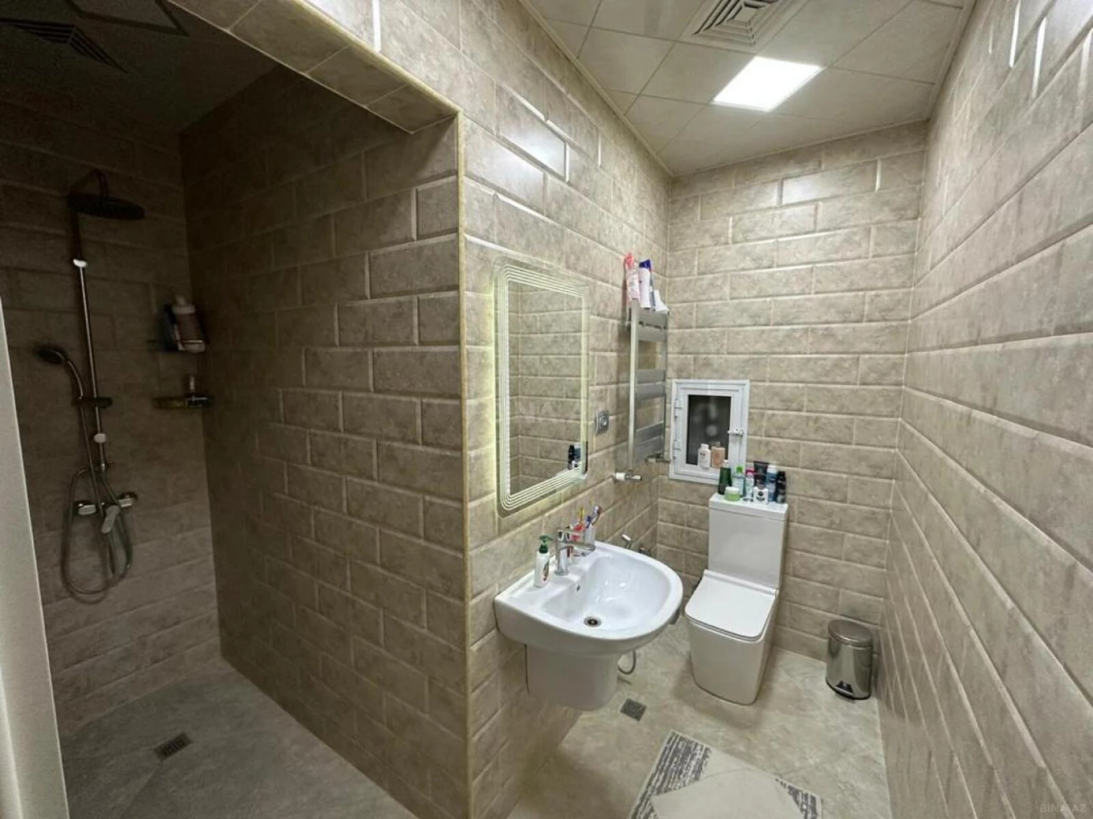 Satılır 3 otaqlı mənzil 130 m²