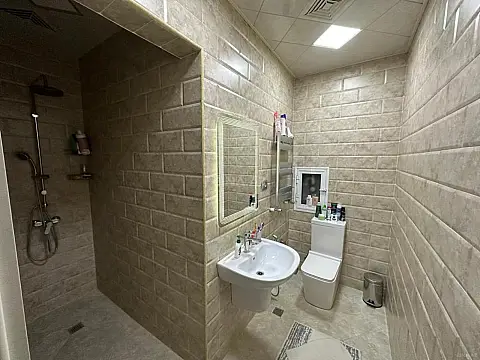 Satılır 3 otaqlı mənzil 130 m²