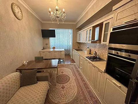 Satılır 3 otaqlı mənzil 130 m² — Bakı, Memar Əcəmi yanı 3 otaq 130.00 m²