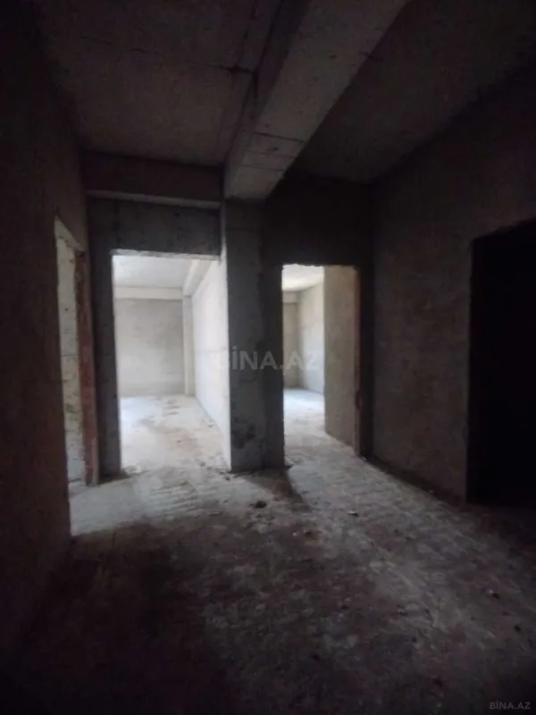 Satılır 3 otaqlı mənzil 131 m²