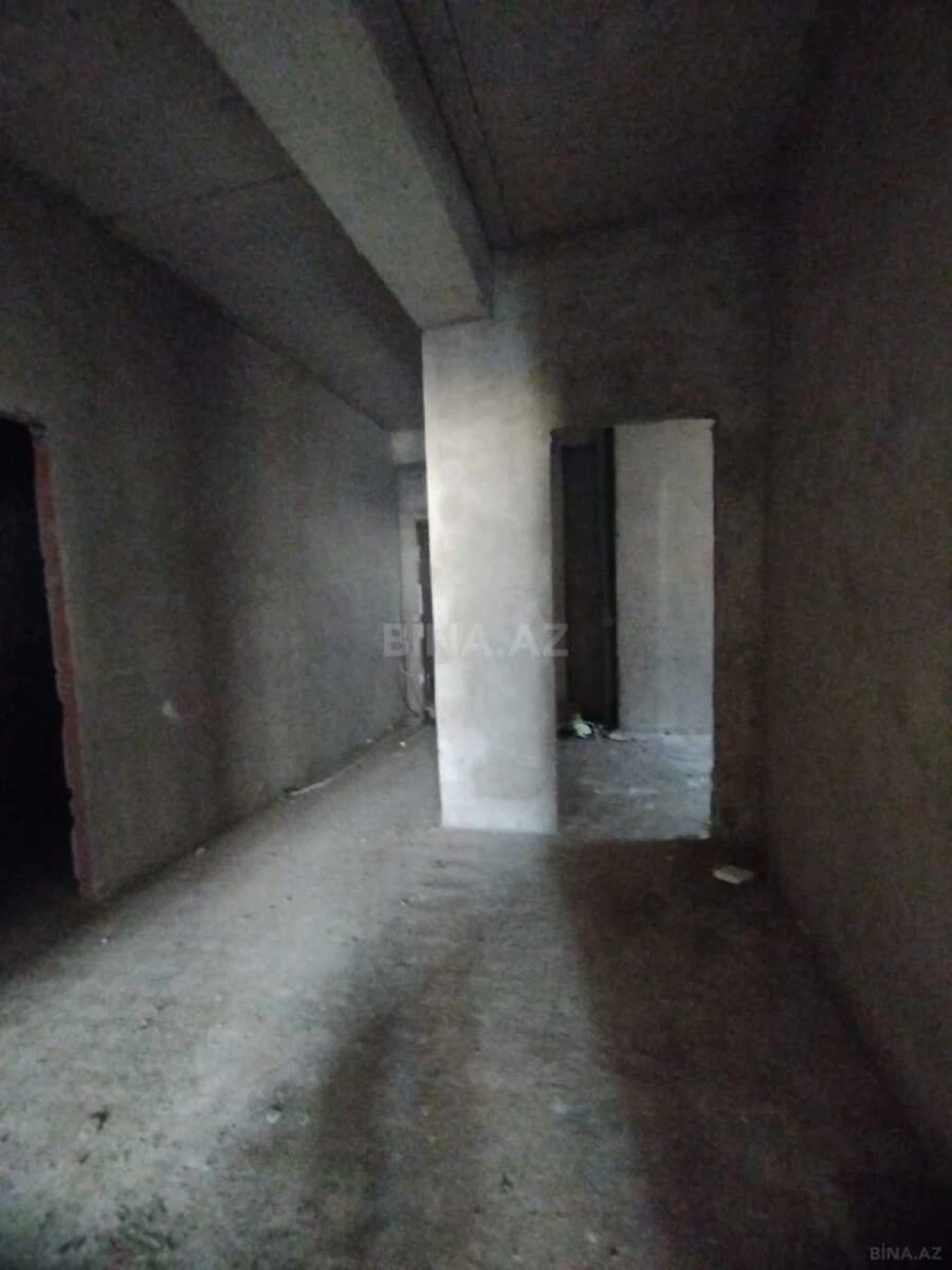 Satılır 3 otaqlı mənzil 131 m²