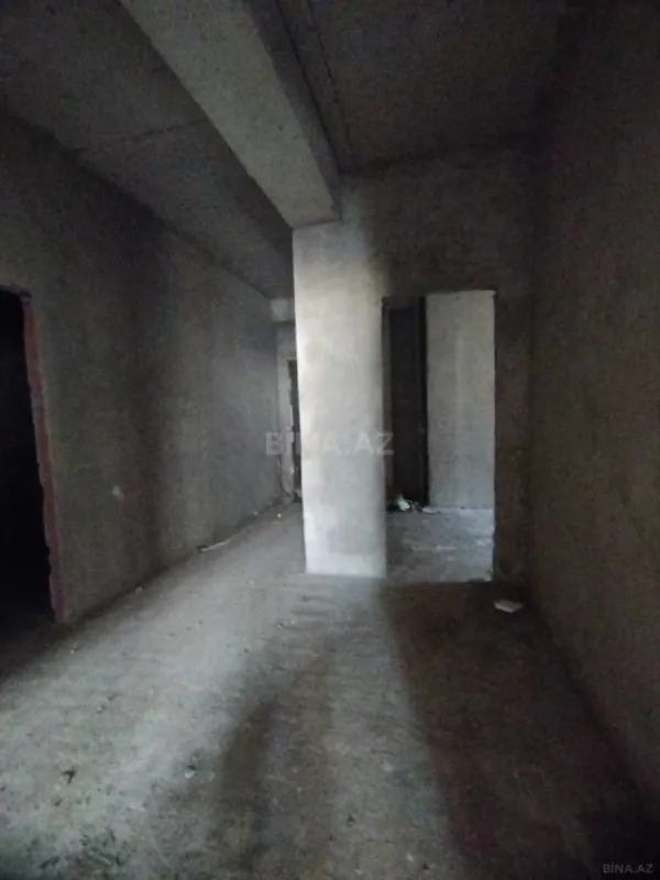 Satılır 3 otaqlı mənzil 131 m²