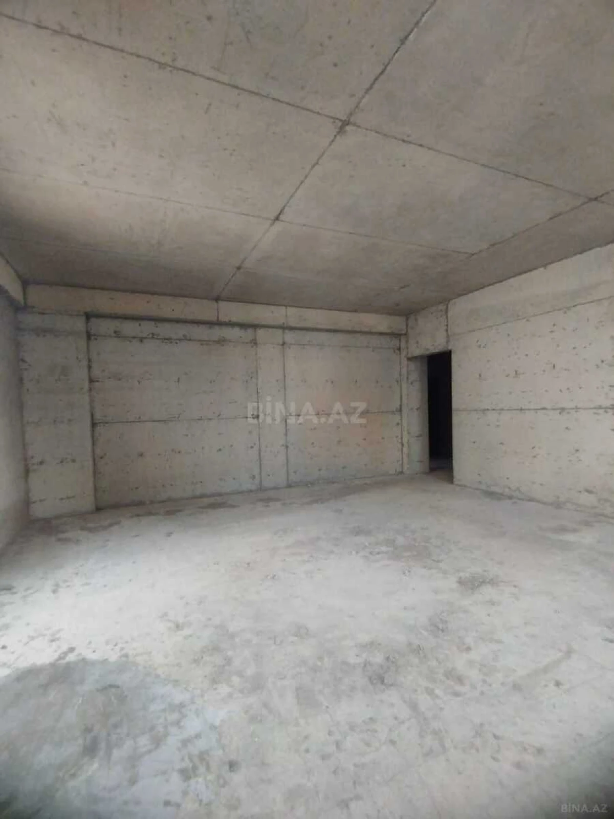 Satılır 3 otaqlı mənzil 131 m²