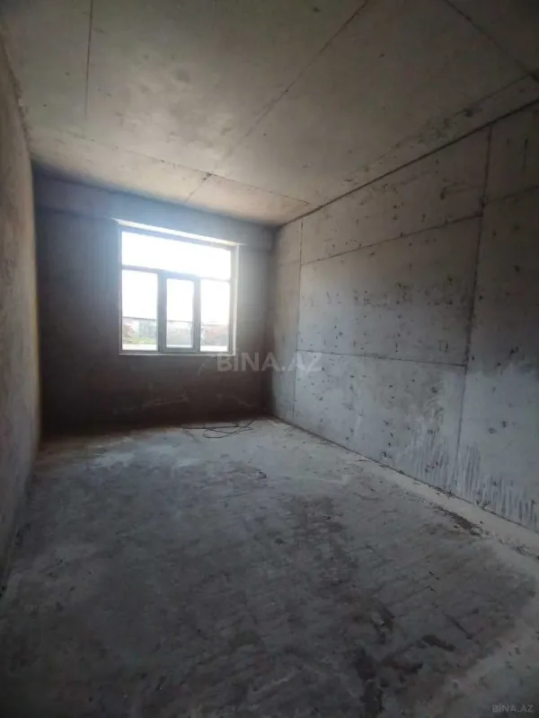 Satılır 3 otaqlı mənzil 131 m²