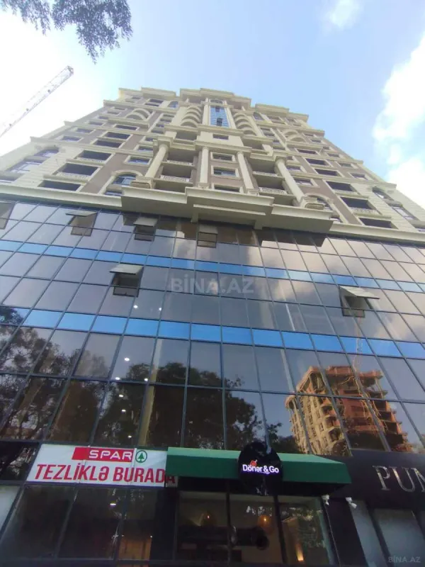 Satılır 3 otaqlı mənzil 131 m²