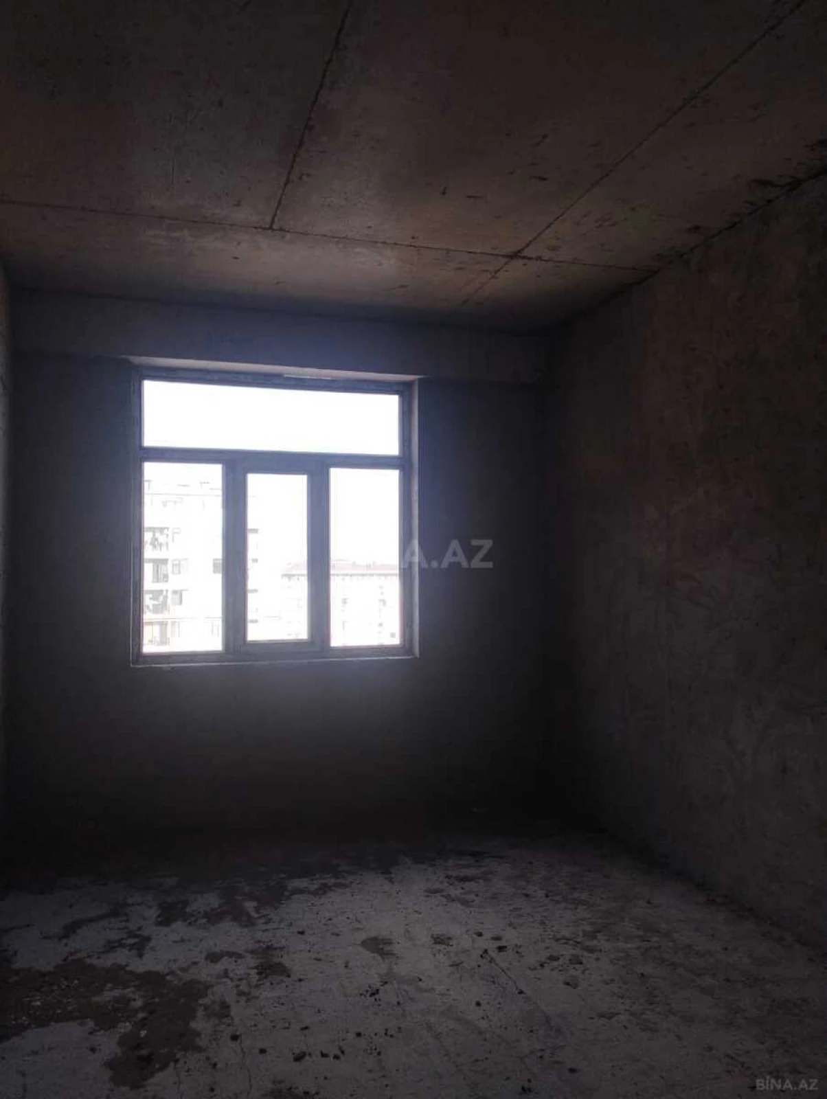 Satılır 3 otaqlı mənzil 131 m²