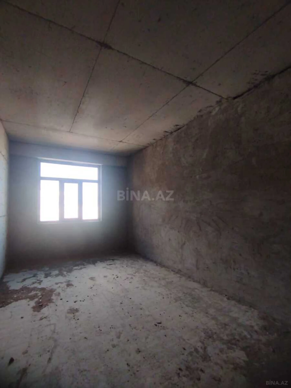 Satılır 3 otaqlı mənzil 131 m²