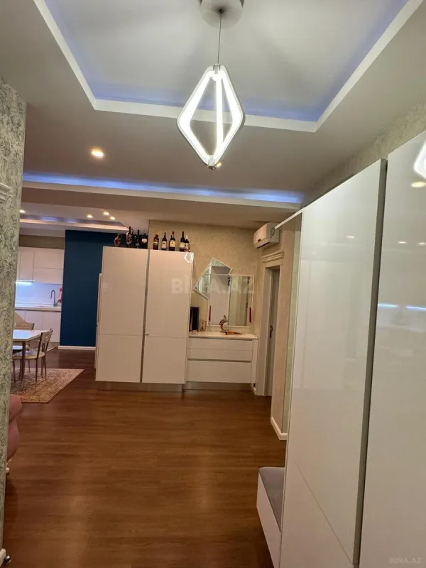Satılır 4 otaqlı mənzil 167 m²