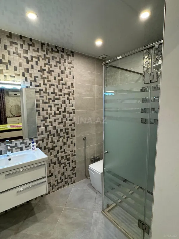Satılır 4 otaqlı mənzil 167 m²