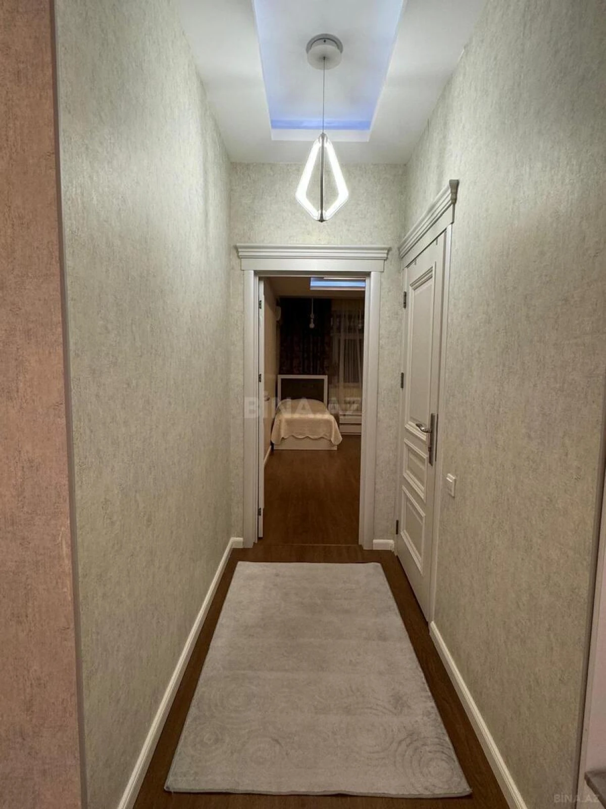 Satılır 4 otaqlı mənzil 167 m²