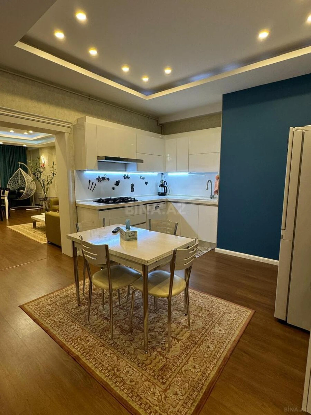 Satılır 4 otaqlı mənzil 167 m²