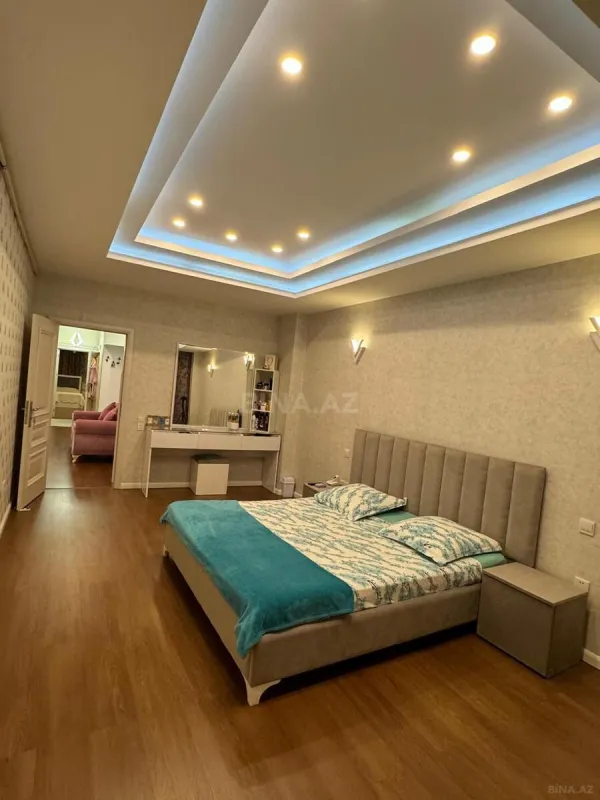 Satılır 4 otaqlı mənzil 167 m²