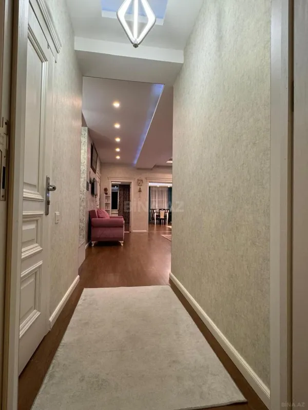 Satılır 4 otaqlı mənzil 167 m²