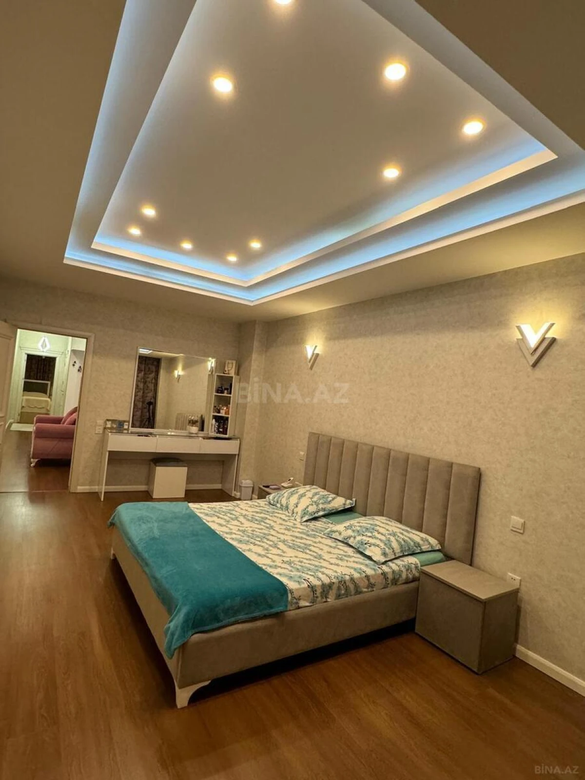 Satılır 4 otaqlı mənzil 167 m²