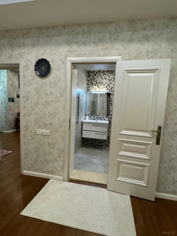 Satılır 4 otaqlı mənzil 167 m²